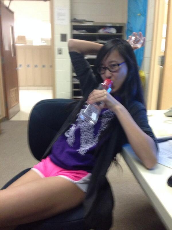 HSHSStinger's tweet image. @XSayAshley taking a water break on our third deadline night #secondissue