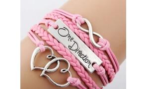 Chelseaa2508's tweet photo. One Direction bracelet ♥ @onedirection http://t.co/yPWpYxAS9J