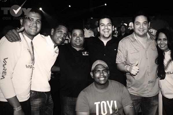 arnulfistas's tweet photo. Juventud panameñista apoyando a @JuanCaNavarro durante la Feria de la Rumba - #Panamá #PanamenistasConNavarro http://t.co/ypCMaph9c9