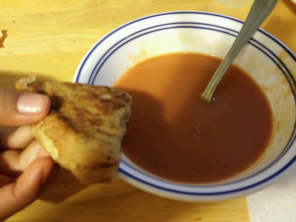 Luvzcafe's tweet photo. @NewMexicast &amp; we r inside having grilled cheese &amp; tomato soup. http://t.co/6DzA2Rrl7L