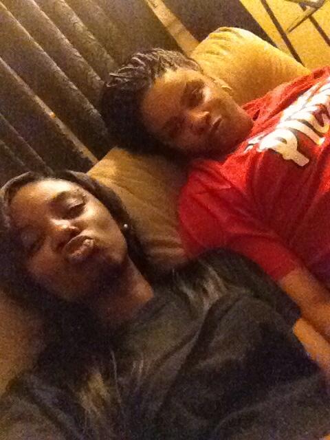 iyasasie's tweet photo. my twinyyyy http://t.co/i7DocC6sWm