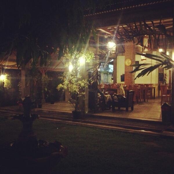 NdutSerang's tweet photo. kalau malam katanya romantis bgt.. kira-kira bikin menu lagi ya biar tambah romantis? hihihihi http://t.co/1mBXWP5b8w