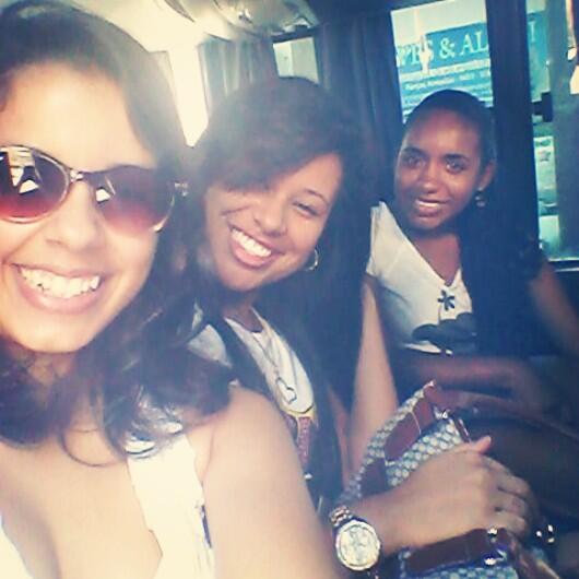 simsoquenau_'s tweet photo. viajar com minhas meninas, não tem preço *-* @_naufoieu @pfvrke <3 http://t.co/ah0hZE8QYk