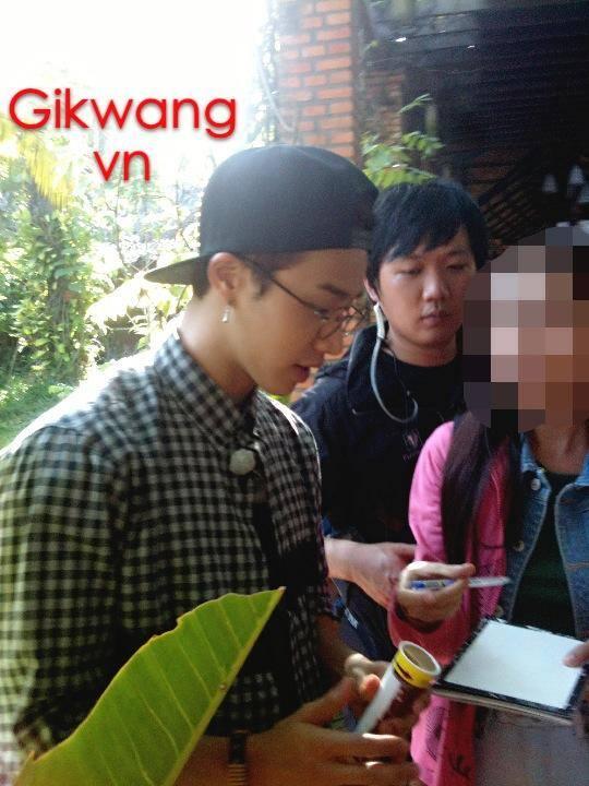 BZerFaWCUAEagQG.jpg:large