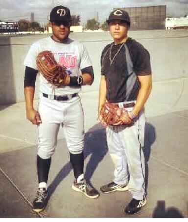 ForrestJoness's tweet photo. @therealjp2b8. #TrulyRich #ComptonBaseball #TeamGreyvsYeamBlack #7GameSeries #Gamers http://t.co/O4NAaTOK6b