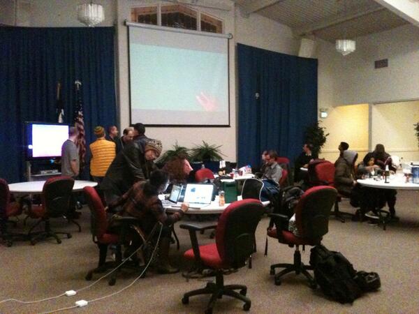 TechEdSat3p's tweet image. Good Evening from Building Three at #NASAAmes for the jettison party!