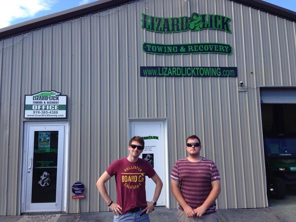 JamieAlexanderr's tweet photo. Came all the way from the UK to visit!! @LizardLickTowin #reeepo http://t.co/vh7rhUI1vD