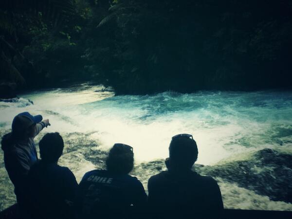 Equipo Cascada (@equipocascada) on Twitter photo Estudiando el río para la competencia de mañana #WRC2013 <a href="/pangalkayak/">Pangal Andrade</a> <a href="/pedrokayak/">Pedro Astorga Leiva</a> Estudiando el río para la competencia de mañana #WRC2013 <a href="/pangalkayak/">Pangal Andrade</a> <a href="/pedrokayak/">Pedro Astorga Leiva</a>