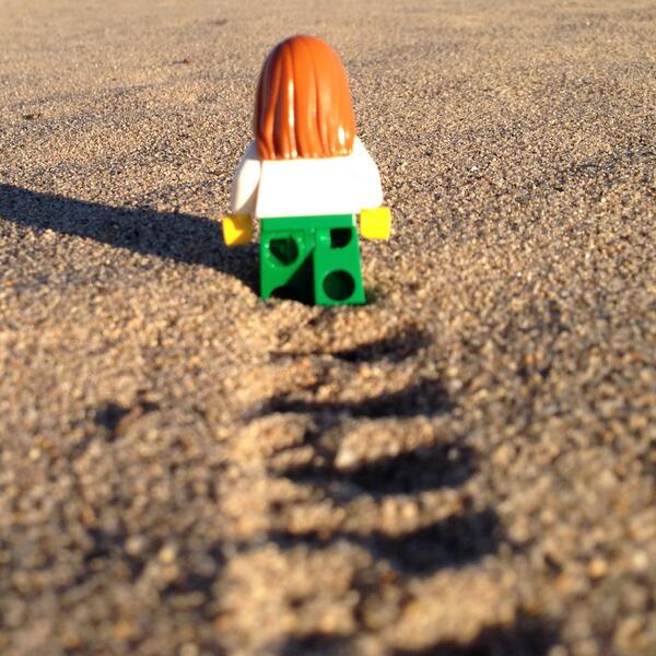 Xbox's tweet image. The wait is nearly behind us.
Only 2 more #DaysUntilXboxOne.