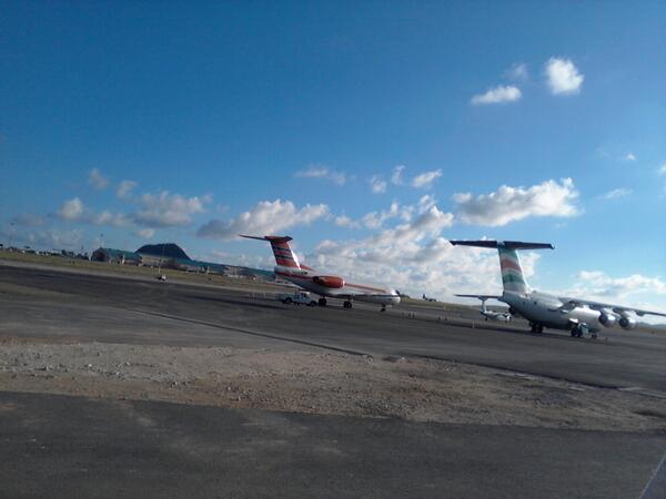 DMullerr's tweet photo. The plane of the Royal Dutch Family gespot op mijn airport http://t.co/u7n6pyMsYv