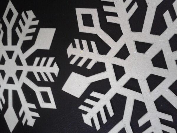 kiNicHi20's tweet photo. snowflakes. :)
#ChristmasDecor #Office #OVCPD http://t.co/h5Nv12yW0G