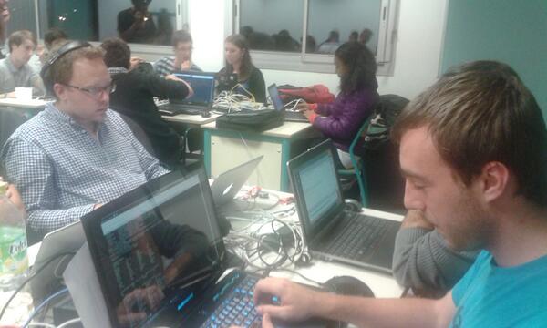 IdleWog's tweet image. #grehack men at work !