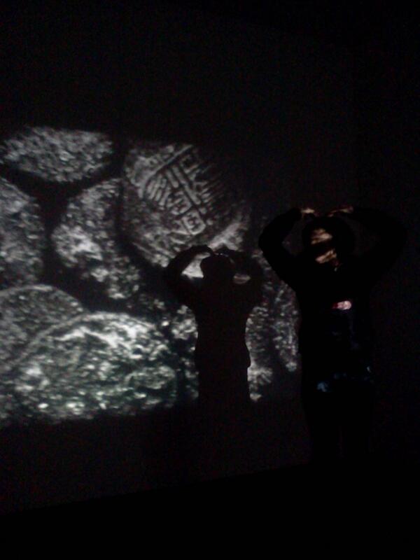 BaoWWWWW's tweet photo. #Illuminatedthings http://t.co/OeS8LbOkcd