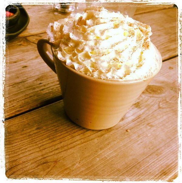 HallmarkUKI's tweet photo. Who's had a Hot #Chocolate to warm them up recently? RT this if you fancy one today to #win one on us! http://t.co/JpXVCnXLoQ