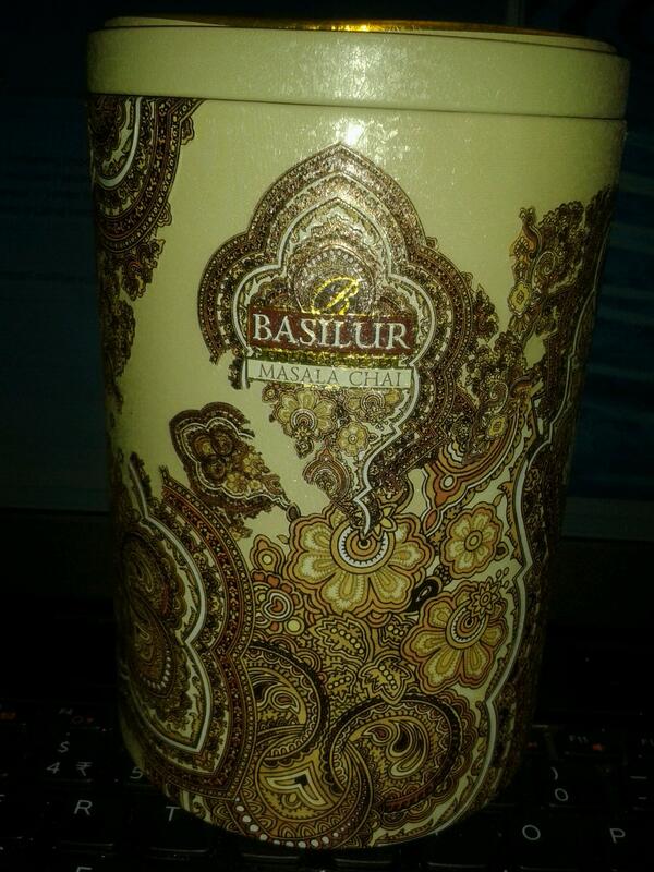 Natassia0108's tweet image. I&apos;ve realised I have a ridiculous fondness for Oriental designs #teatime #prettypattern