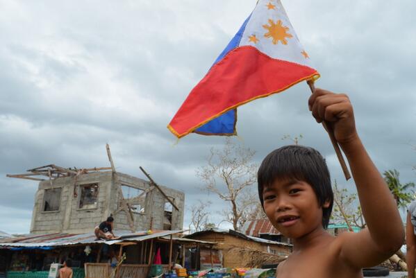 syamsuladzic's tweet image. Muling bumuhay Pilipinas! @Dompet_Dhuafa @asepbeny_dmc @purwakananta @sabethabilawa @IWe_Nugroho #HaiyanHELP