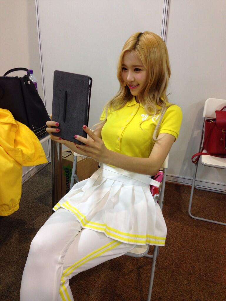 BZhICPECUAECZWN.jpg:large