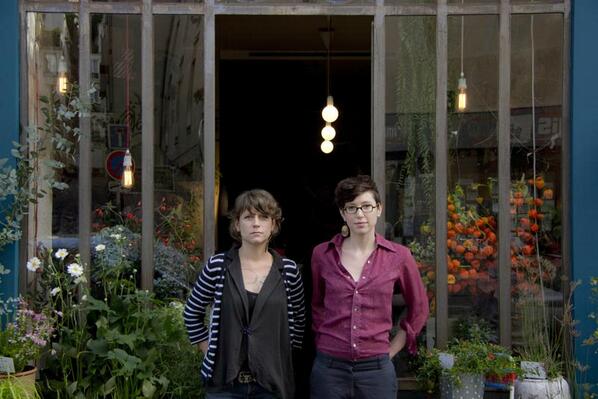 RendezvousMag's tweet photo. Aussi dans notre premier numéro, le portrait des jolies fleuristes de Mémé dans les orties http://t.co/JB3k6Bl1pp