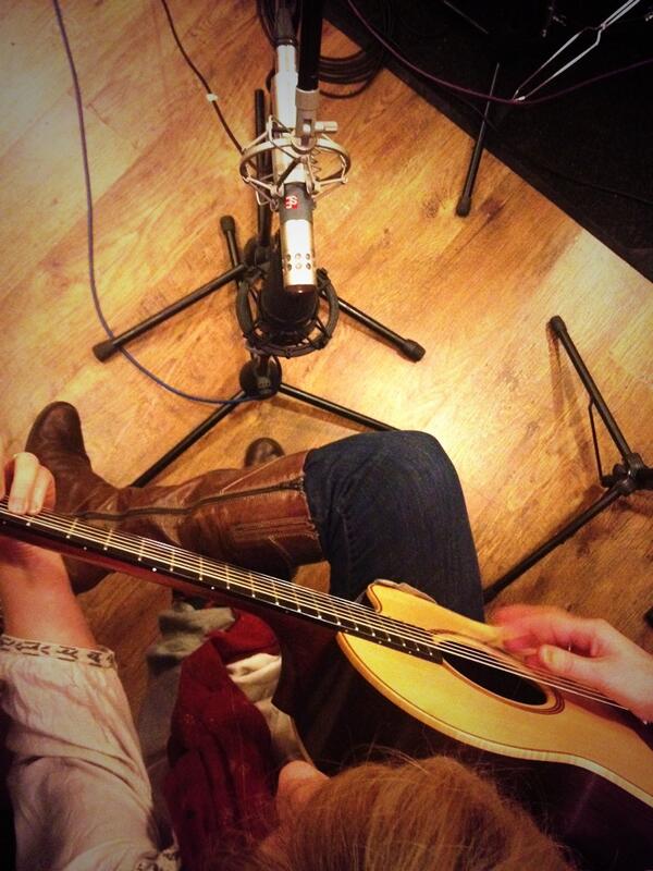 Going for some M/S recording on a lovely Taylor acoustic guitar! #stereorecording @OkaVangaGuitar