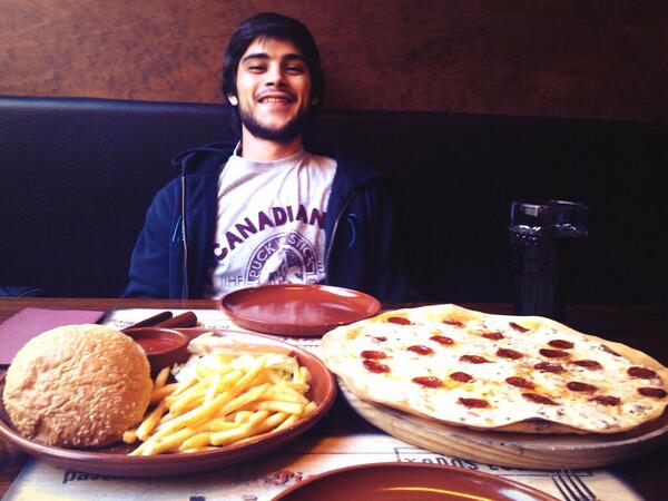 crismorenoR's tweet photo. Poniendonos gorditos en la allar @DrugoDrogado http://t.co/ieK8eQEIFY