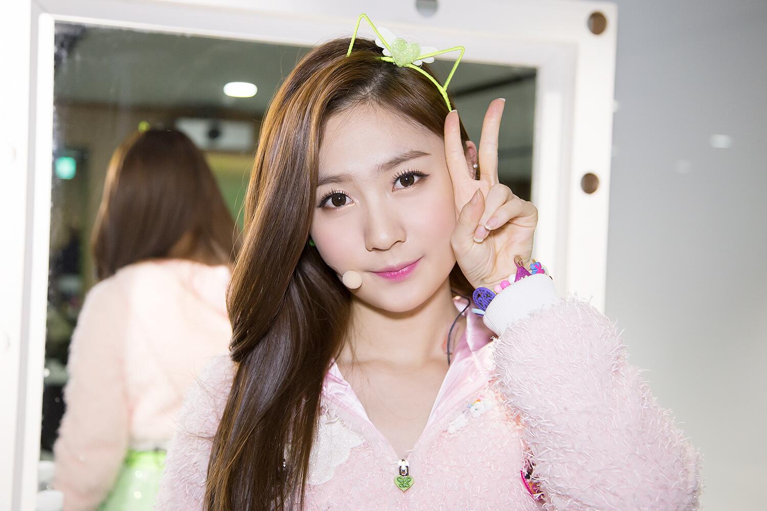 BZhjWIACAAAo0Bh.jpg:large