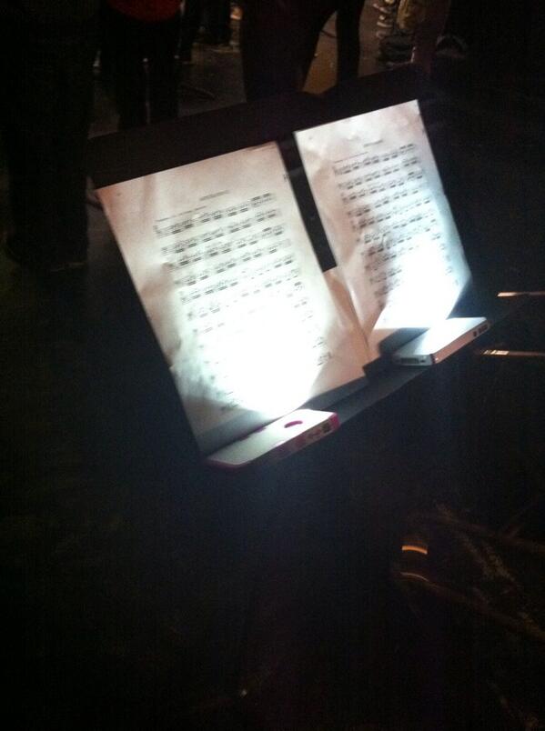 AlecBarrientos's tweet image. Band struggles #IphoneLight