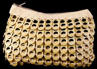 Las anillas en color Oro son estupendas para manualidades personalizadas: mirad este!! anillasdelatas.es/monederos-de-a…