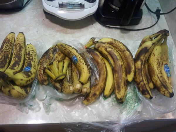 TommyTheGunn13's tweet image. Bananas! #ItHasStarted