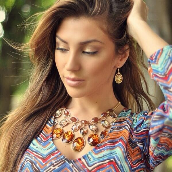 HotMiamiStyle's tweet photo. Jeweled Necklace http://t.co/k1To1OZiP6