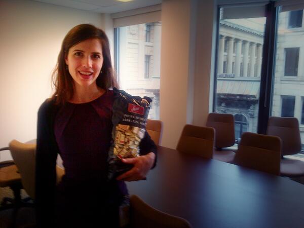 VERTetNETcom's tweet image. Conférence pour intéresser les jeunes aux emplois en #TechnologiesPropres... et du choco en prix de participation!