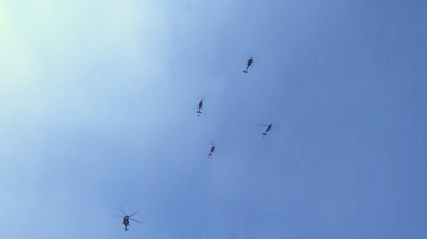nmas's tweet photo. #AHORA Paso de aeronaves en Desfile de Honor 103 Aniversario de la Revolución Mexicana http://t.co/i8q5matRcI http://t.co/GTTX0mLq4F
