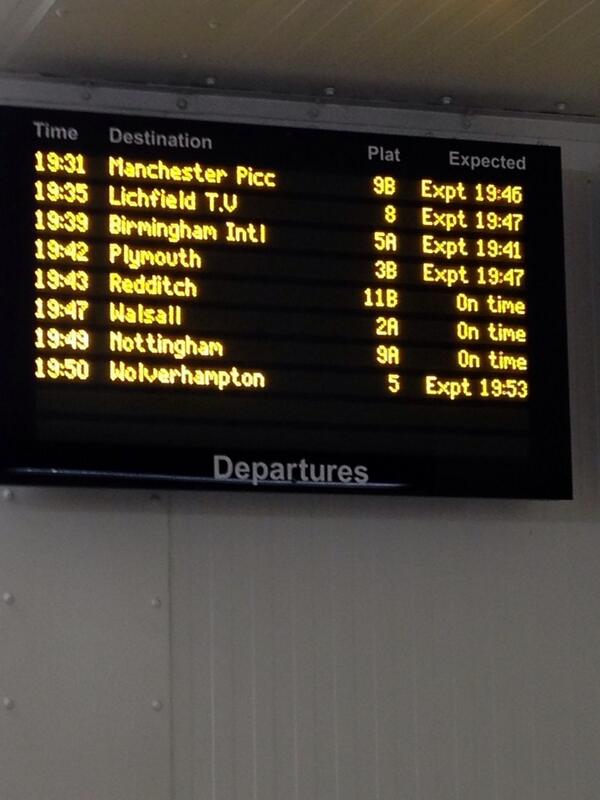 RachelKent's tweet image. 45 mins after leaving work I still haven't left Birmingham city centre. Thanks #londonmidland