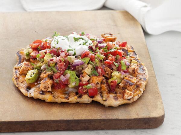 FoodNetwork's tweet photo. Recipe of the Day: Chicken Taco Pizza combines two kid-favorite dishes http://t.co/gs0AD86zuT. http://t.co/LeeQIThEPh