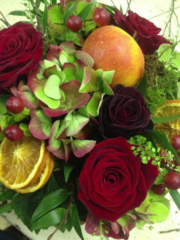 Leafycouture's tweet image. Festive flower classes in Otley and pop up shop again  this December #yorkshirehour