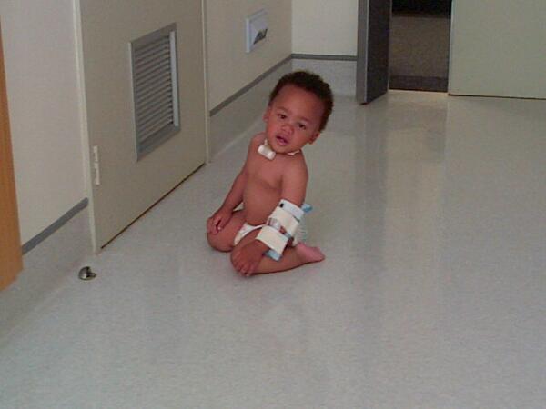 Diva1012Simone's tweet photo. Admission number 12 fr the year...it'll all gt better with time my son! #ilovemyson http://t.co/9ro0xrwNp7