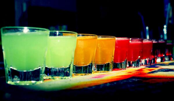 NINEorg's tweet photo. Para este finde, los tragos más coloridos con NINE! http://t.co/cSwaW2RR4j