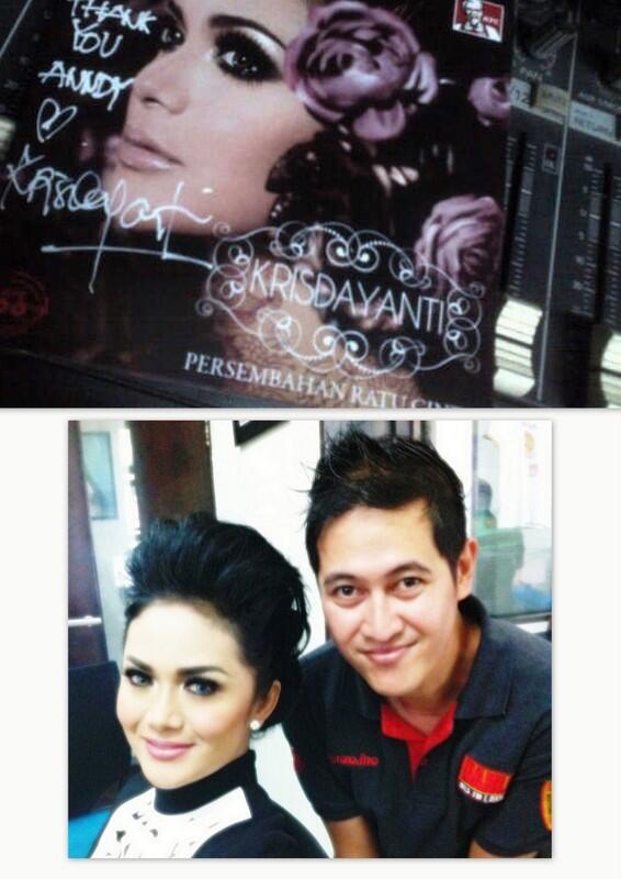 krisdayanti_fc's tweet photo. RT @ANNDYdahliafm: My Diva,,,with new album @krisdayanti75 @Selbyanwar http://t.co/95O8CyzHQw