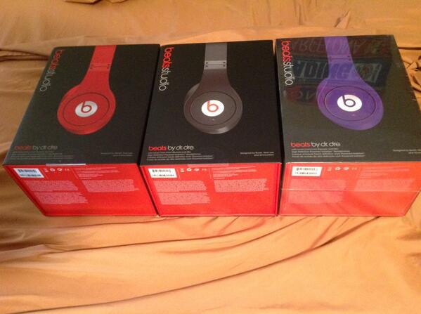 PubliTwitts's tweet photo. Beats Studio HD, precio lista : $4700...
Pregunta nuestro precio :) http://t.co/y8R3NjziPg