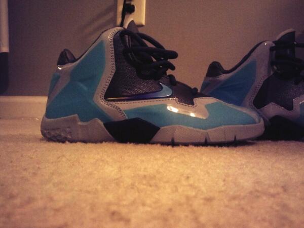 GKFII4's tweet image. Josh got those LeBron 11's #heat #freshkicks #kickgameonpoint