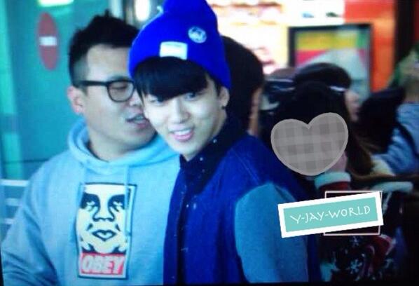 BAP_JUMPERS's tweet photo. [PREVIEW] 131121 Youngjae @ Gimpo Airport #4 http://t.co/SYthOI0JnQ (cr: @/YJayWorld|v:BAP_intl)