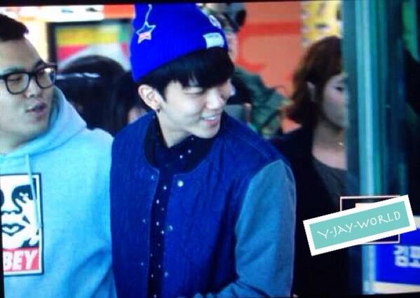 BAP_JUMPERS's tweet photo. [PREVIEW] 131121 Youngjae @ Gimpo Airport #3 http://t.co/6W3P9dAaU0 (cr: @/YJayWorld|v:BAP_intl)