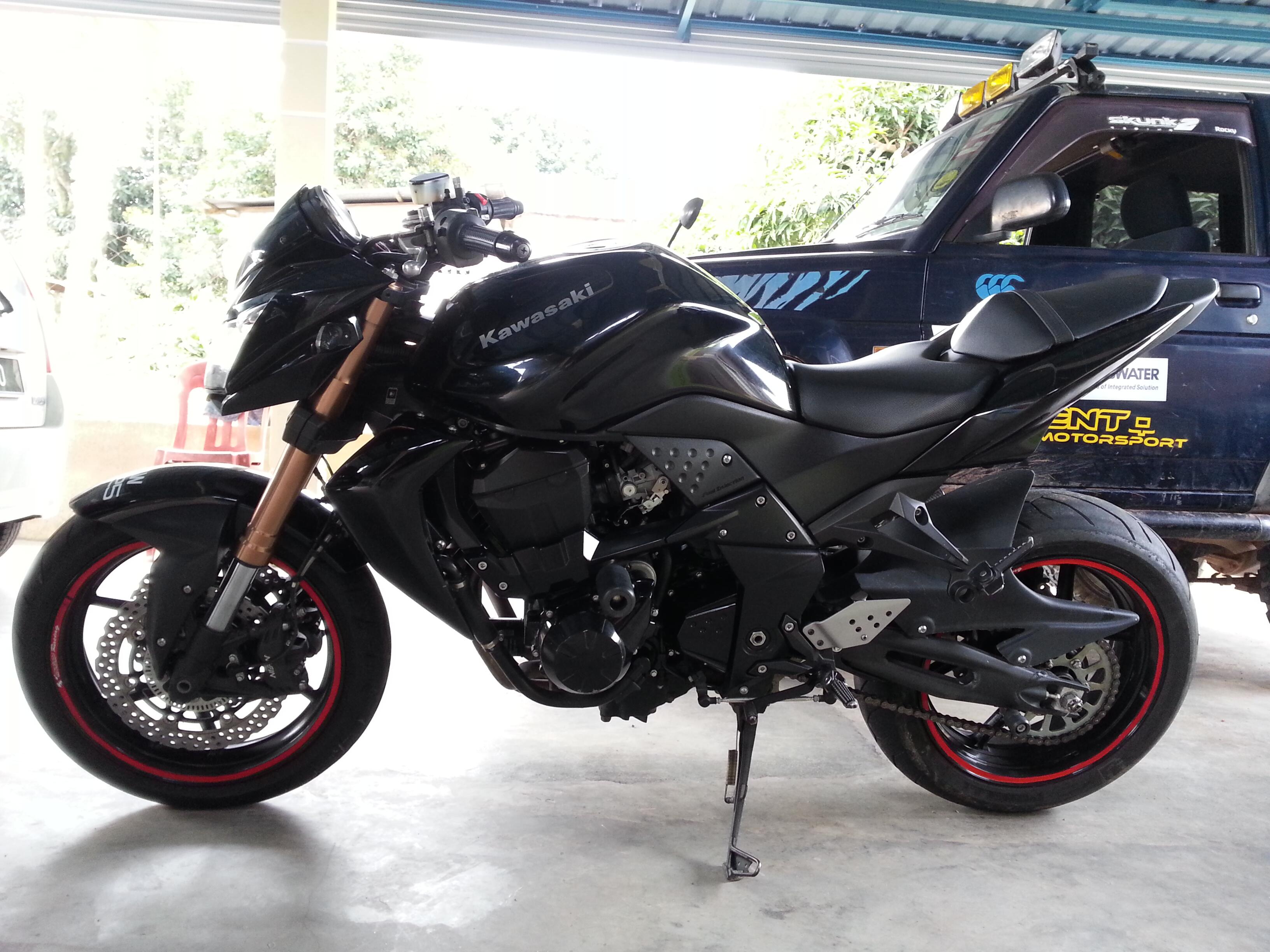 avanzators on X Kawasaki z600. http t pYxKIdd2WW X
