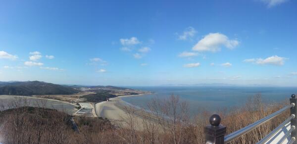 백령도에 도착했어요~~정말 아름답죠?^^ 저기 멀리보이는 섬이 북한이고 저앞이 NLL경계선이라하네요~ 아름답네요 이제 곧 유나의  땡큐코리아 백령도에서 시작합니다^^<a href="/loveinyoduk/">정성산tv(유튜브)</a>