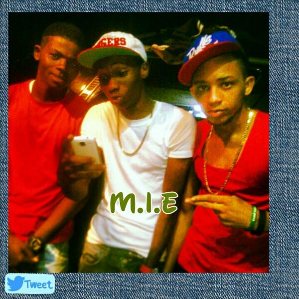 mathias_samuel's tweet photo. We Rep Mega icon Ent/M.I.E @kidblair &amp; ®aymond jacks...wehr ®i©h gangs√√√√ http://t.co/L71agR1d2J