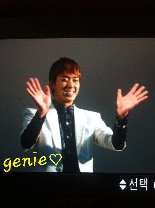 Genie_1226's tweet photo. 131120 나고야 리리스 #마이네임 왕손 진석이!!!!!!ㅋㅋㅋㅋㅋ아..손대빵크다 진심ㅋㅋㅋㅋㅋㅋㅋㅋㅋ♡0♡ http://t.co/PKtADejAec