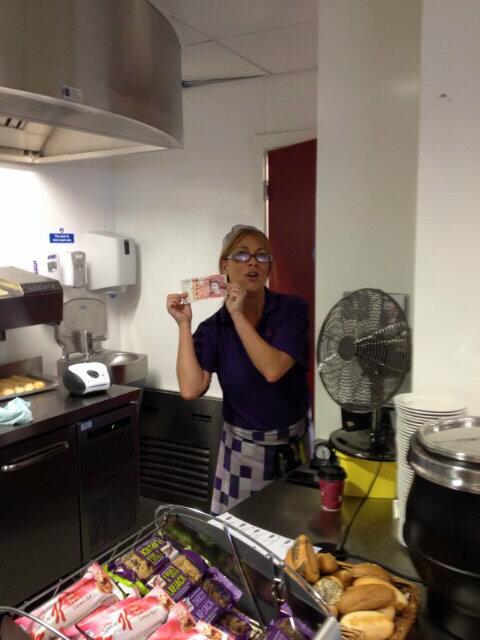 FrozzaQuotes's tweet photo. "Is it okay if I pay for this toastie with one of my £50 notes?" #FrozzaQuotes http://t.co/OrE93vKBKz