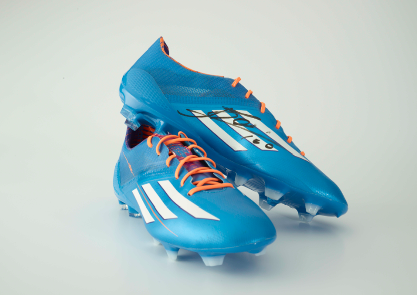 Barbero rotación Jirafa Team Messi on Twitter: "RT &amp; follow for your chance to win these adizero  f50 Samba boots signed by Leo. Good luck! #messif50 http://t.co/qwS0AvyEqw"  / Twitter