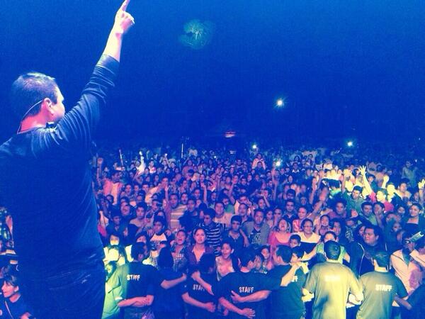 EO_everth's tweet photo. @mielsanmarcos #proezas...              Buen concierto http://t.co/e6XsDjrHGr