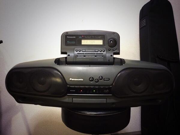 تويتر 飯塚直斗 على تويتر Panasonicバブルラジカセの名機コブラトップがきた でかい 見た目のテンションは上がらないけど音良い Http T Co Xyzsrkk17w