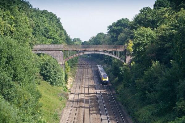 cynicalkind's tweet image. “@Fradgie: Note how this railway #GWML fits into the landscape. #HS2 will be just the same.build it! http://t.co/2v9ERo6aS8” Ruined eh?